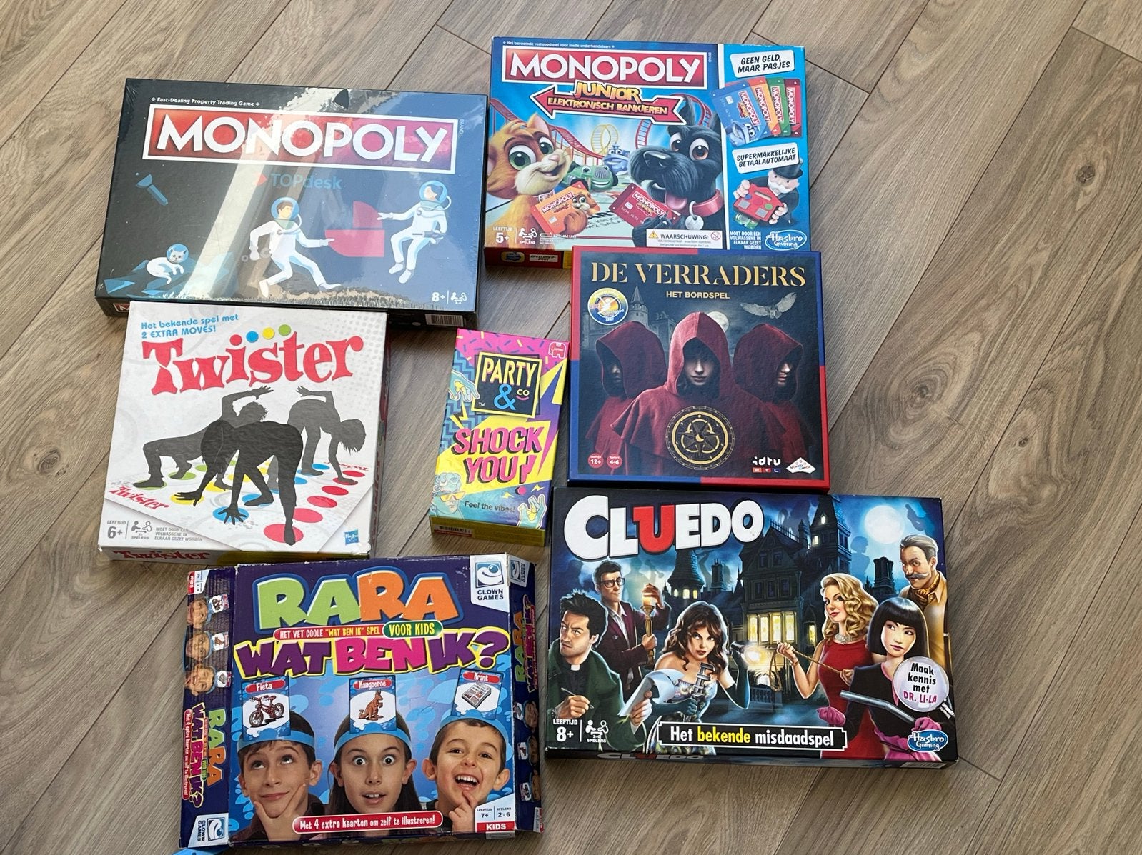 Meerdere bordspellen: Monopoly, Cluedo, Twister en me, Een of twee spelers, Ophalen of Verzenden, Zo goed als nieuw