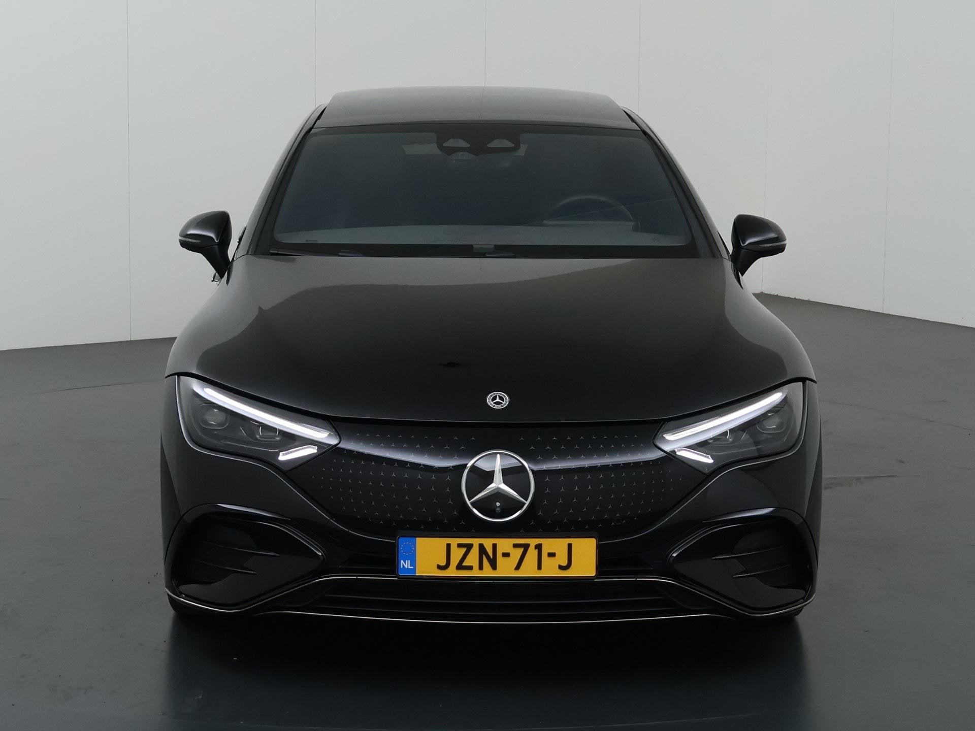 Mercedes-Benz EQE 300 Business Solution AMG 90 kWh | Panoram, Auto's, Achterwielaandrijving, 89 kWh, Zwart, EQE