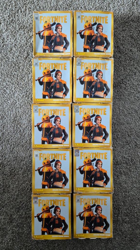 10x Panini Fortnite 2021 Golden Series Sealed Box 50 Zakjes, Verzenden, Nieuw, Meerdere stickers