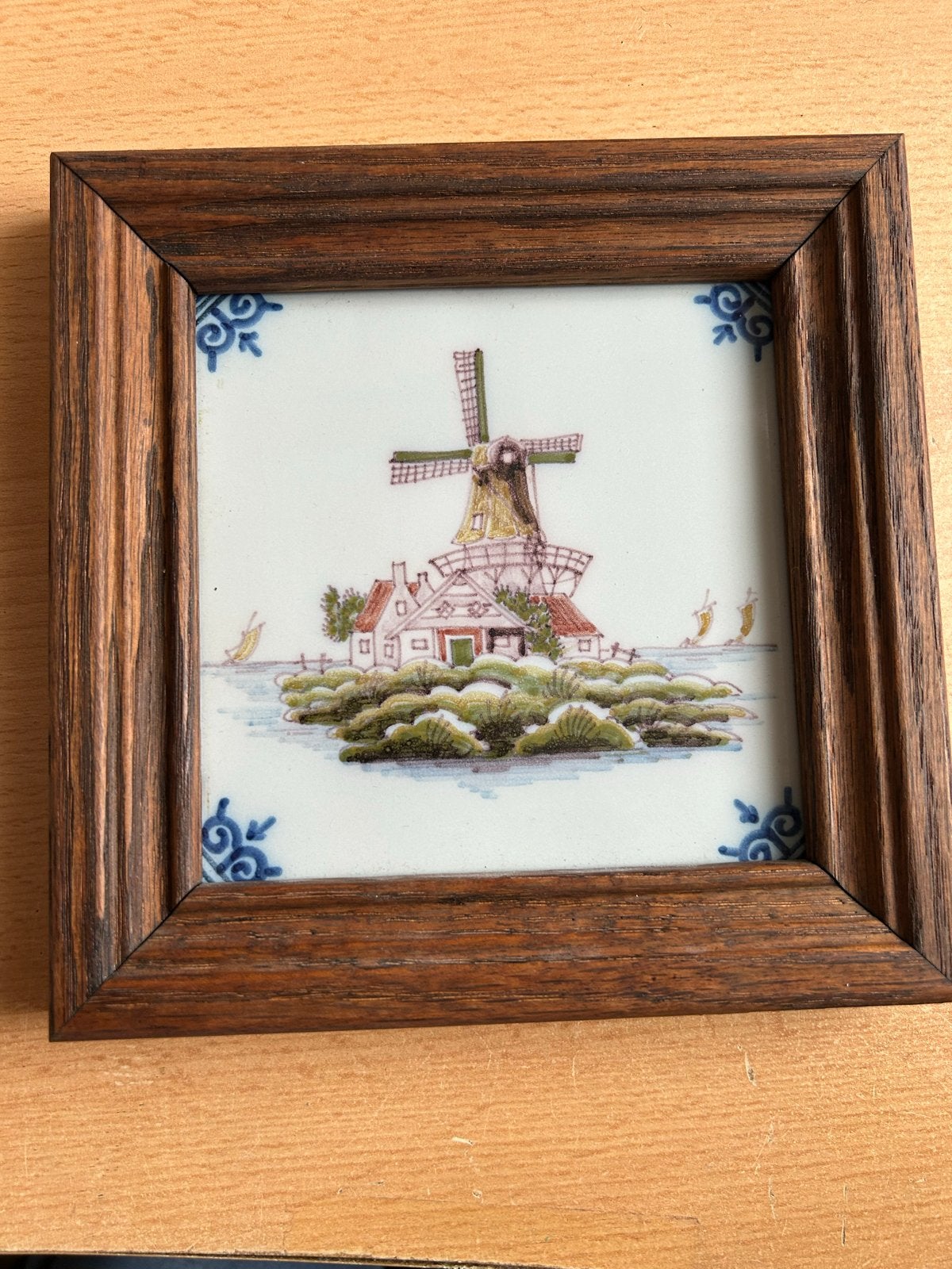 Oud Makkumer tegeltje met molen in houten lijst, Ophalen