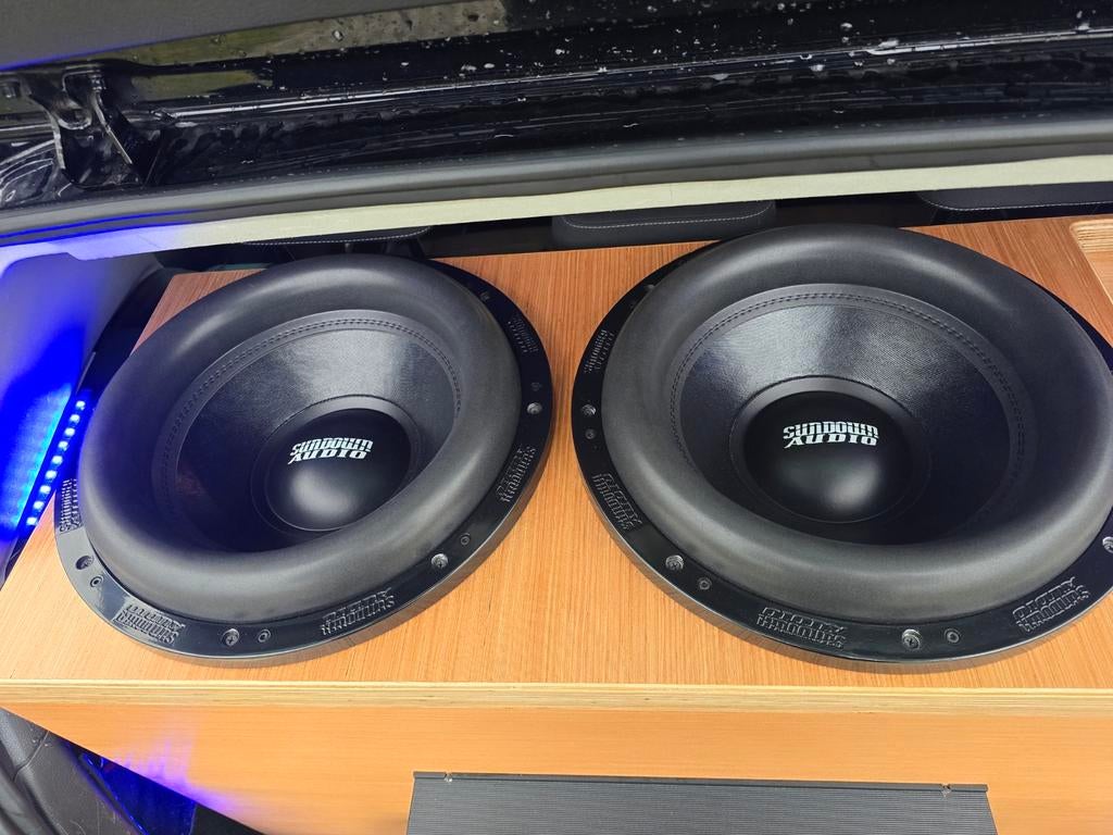 2 x Soundown 15 inch nsv6, Auto diversen, Autospeakers, Ophalen of Verzenden