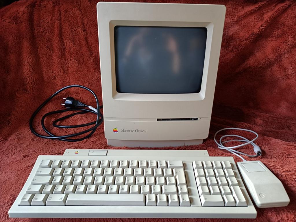 Apple Macintosh Classic II, werkproject of verzamelobject, Computers en Software, Vintage Computers, Ophalen of Verzenden