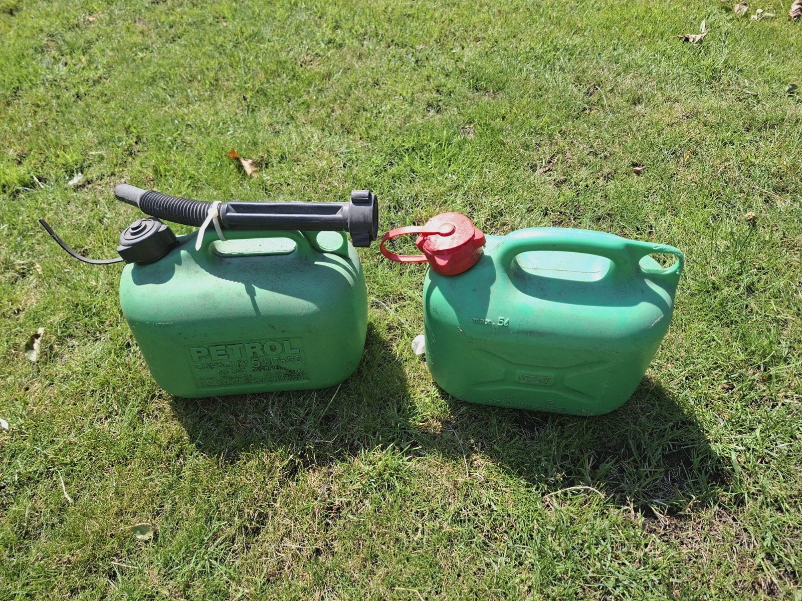 Jerrycan 2 x 5 liter voor benzine, Ophalen
