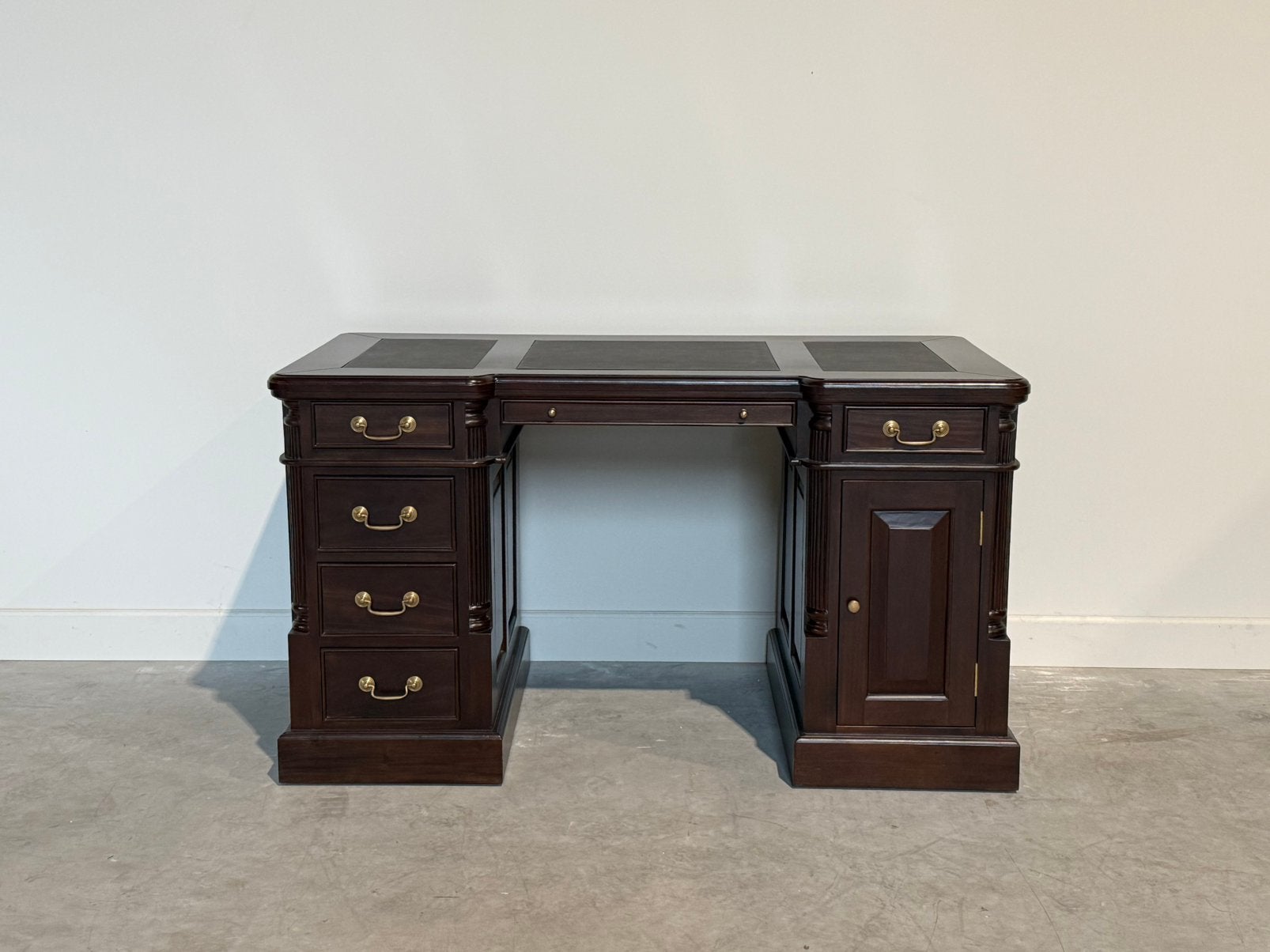 Klassiek Engels bureau #707, Huis en Inrichting, Overige typen, Hout, Bruin, Ophalen of Verzenden