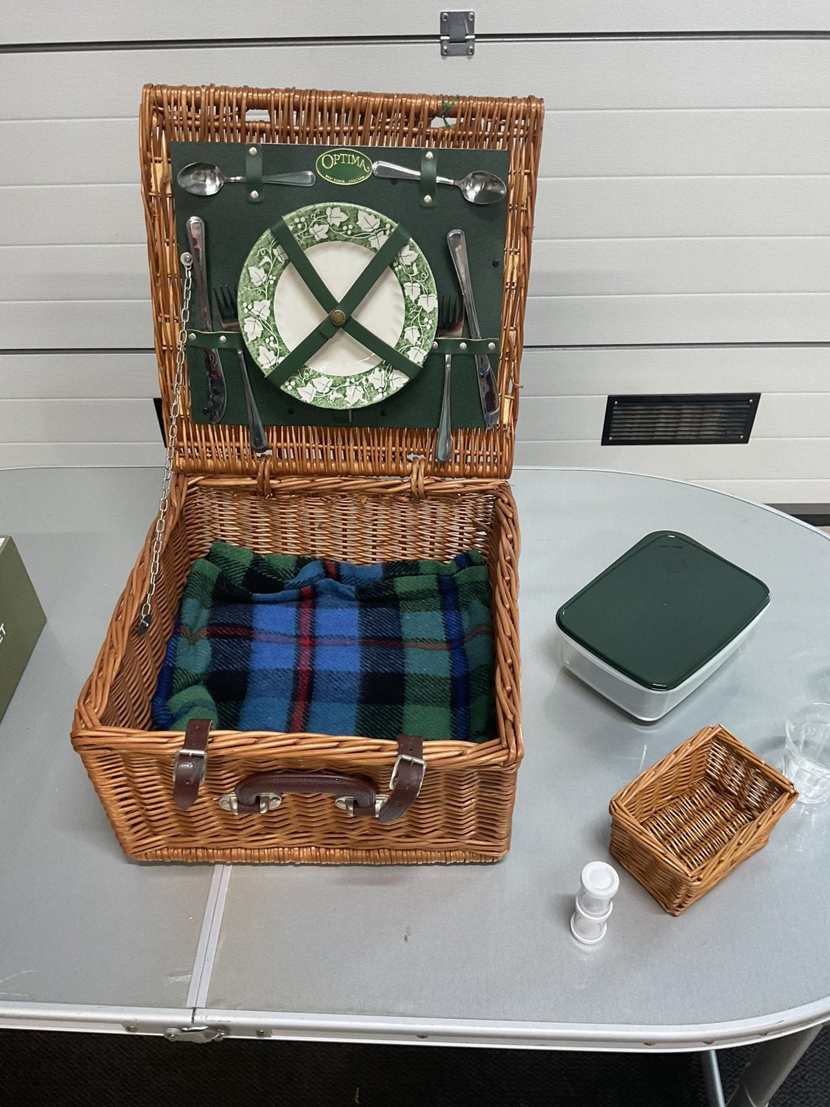 Nieuwe Optima Engelse picknickmand zeer mooi en exclusief, Hobby en Vrije tijd, Picknickmanden, Ophalen, Nieuw
