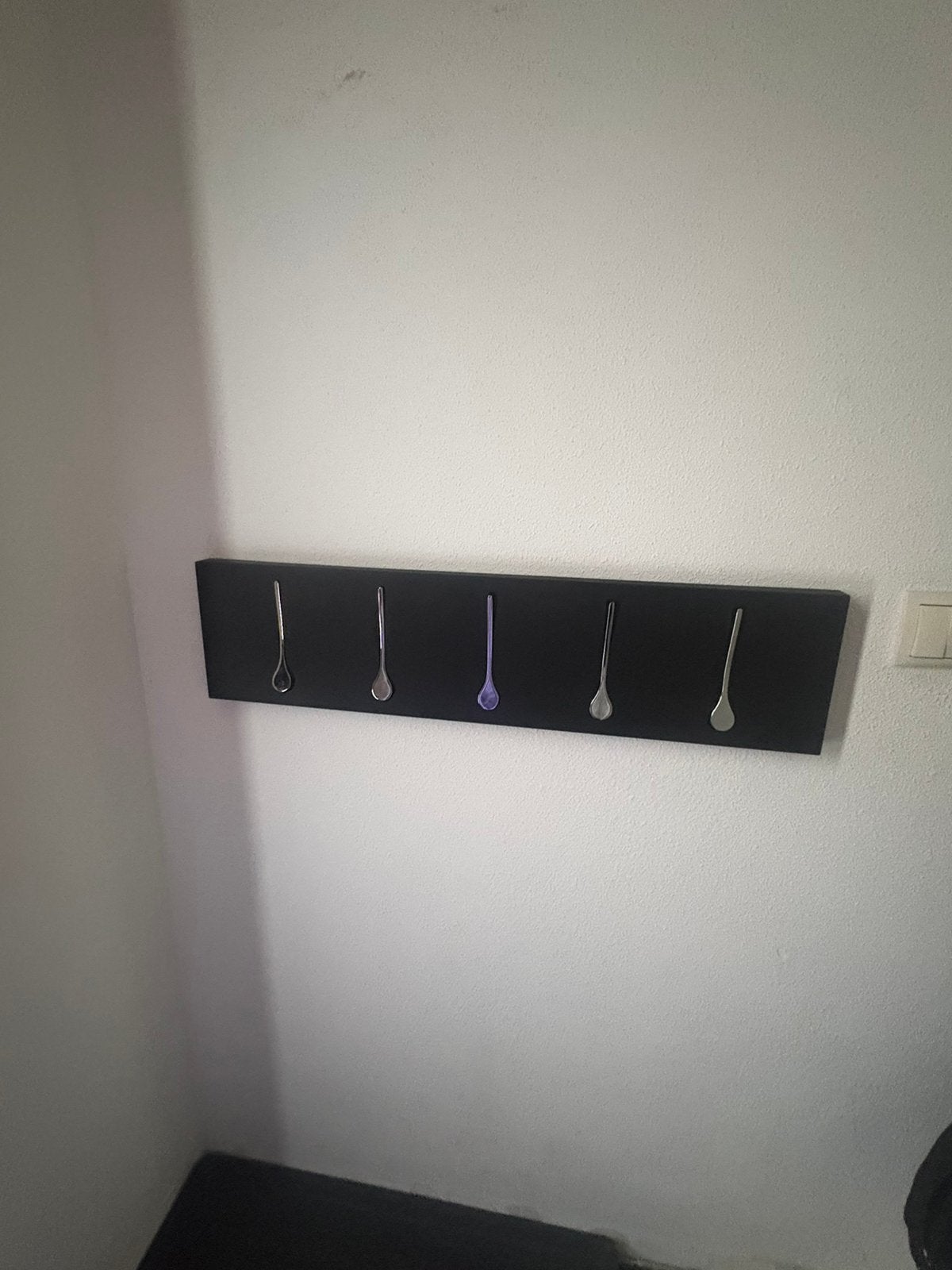 Design kapstok met inklapbare haken – Zwart, Huis en Inrichting, Zo goed als nieuw, Minder dan 100 cm, Metaal, Ophalen