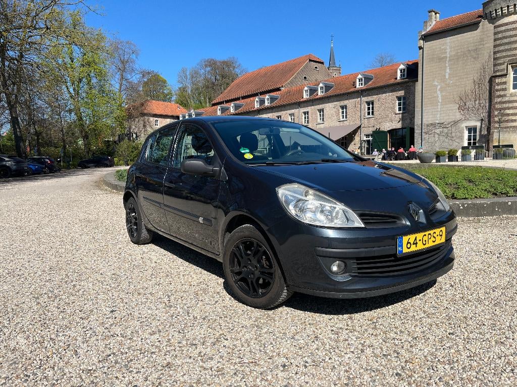 renault clio 2008 benzine, Voorwielaandrijving, Stof, Handgeschakeld, Grijs