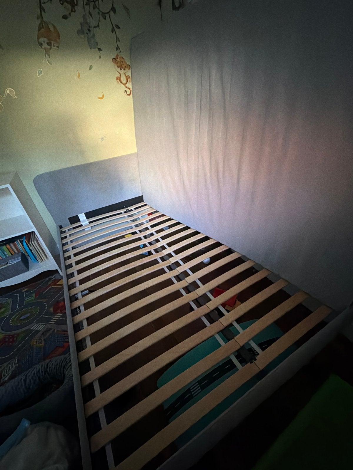 Ikea Slattum Bed 140 met matras en matrastopper, Tweepersoons, Zo goed als nieuw, 200 cm, 140 cm