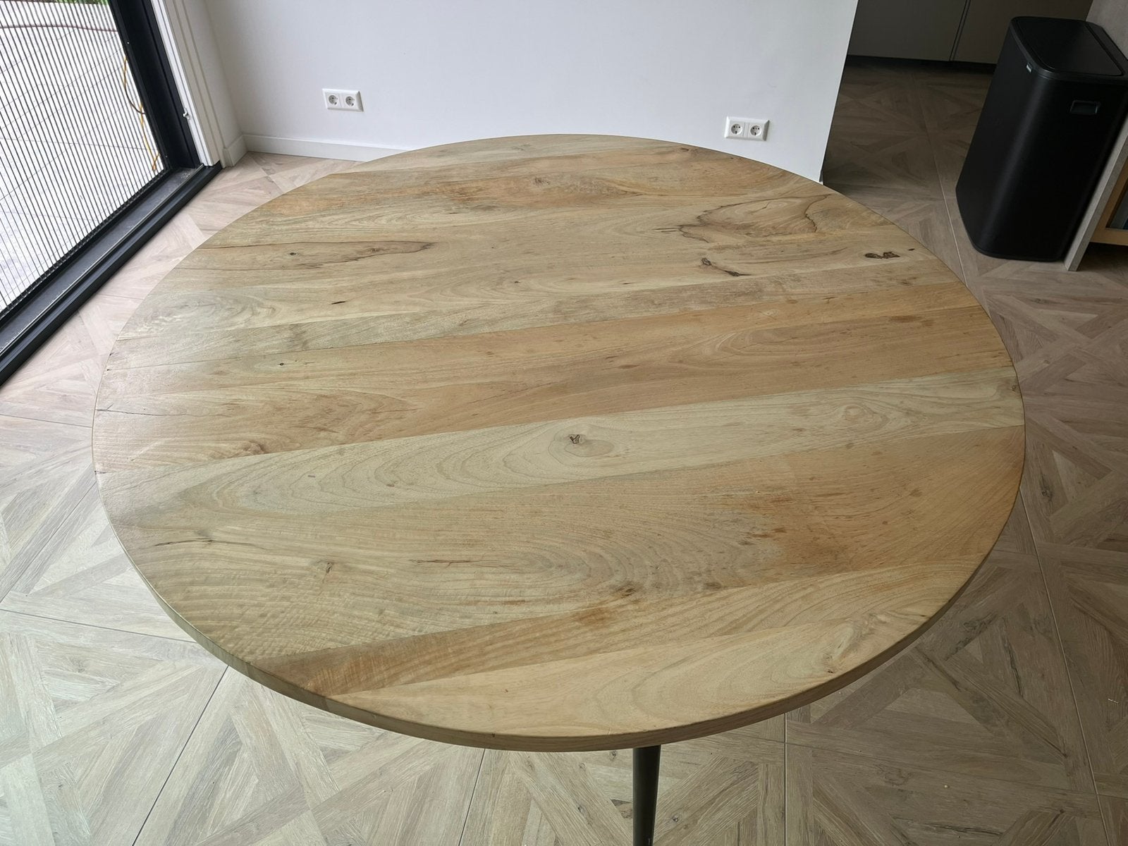 Ronde eettafel van hout - doorsnede 150cm, Ophalen, Zo goed als nieuw, Rond, 100 tot 150 cm