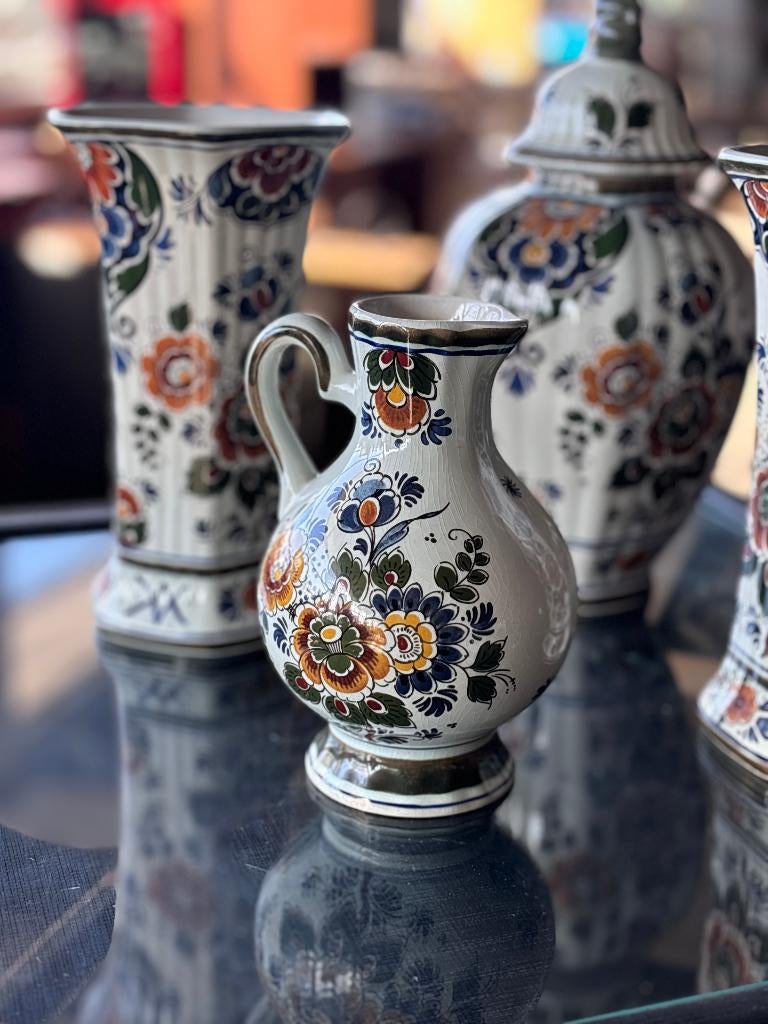 PRACHTIGE 4-DELIGE DELFT POLYCHROOM SET - HANDWERK VINTAGE, Antiek en Kunst, Antiek | Keramiek en Aardewerk, Ophalen