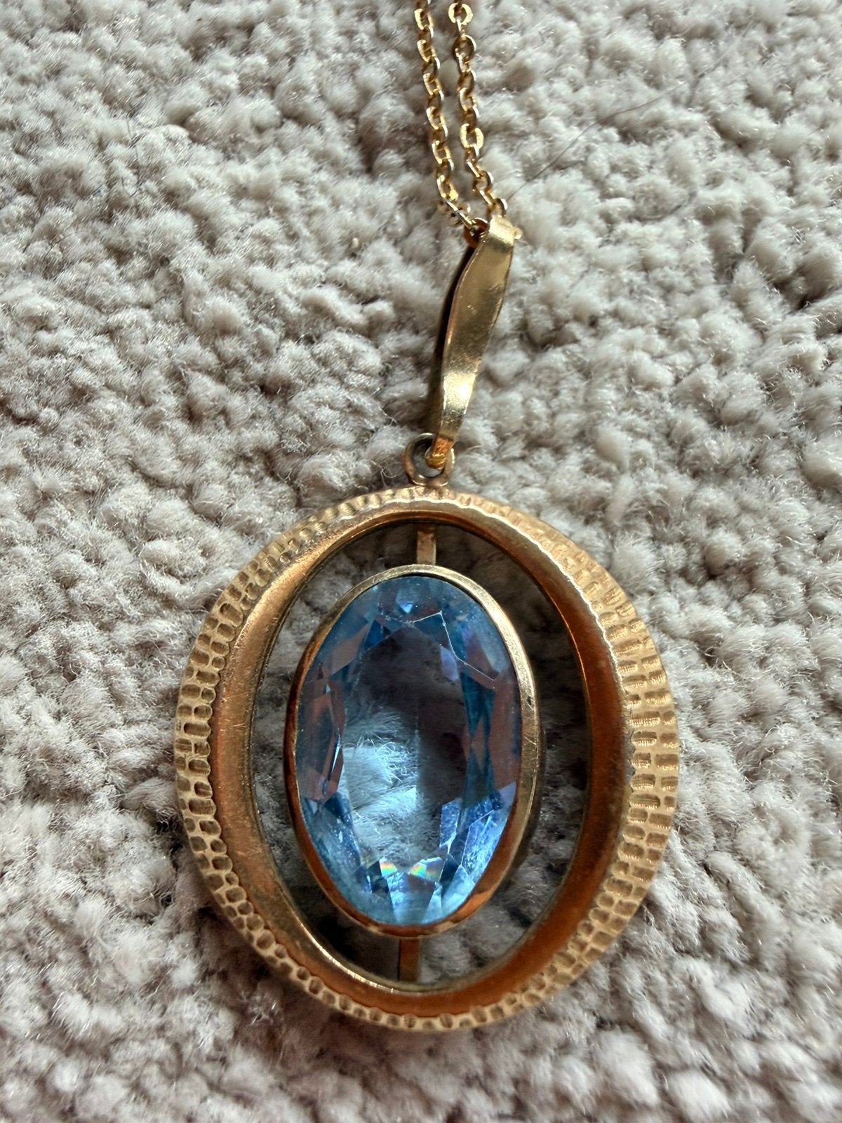 Vintage gouden ketting met blauwe steen - AMERIK K&L, Sieraden, Tassen en Uiterlijk, Kettingen, Overige materialen, Gebruikt, Ophalen of Verzenden