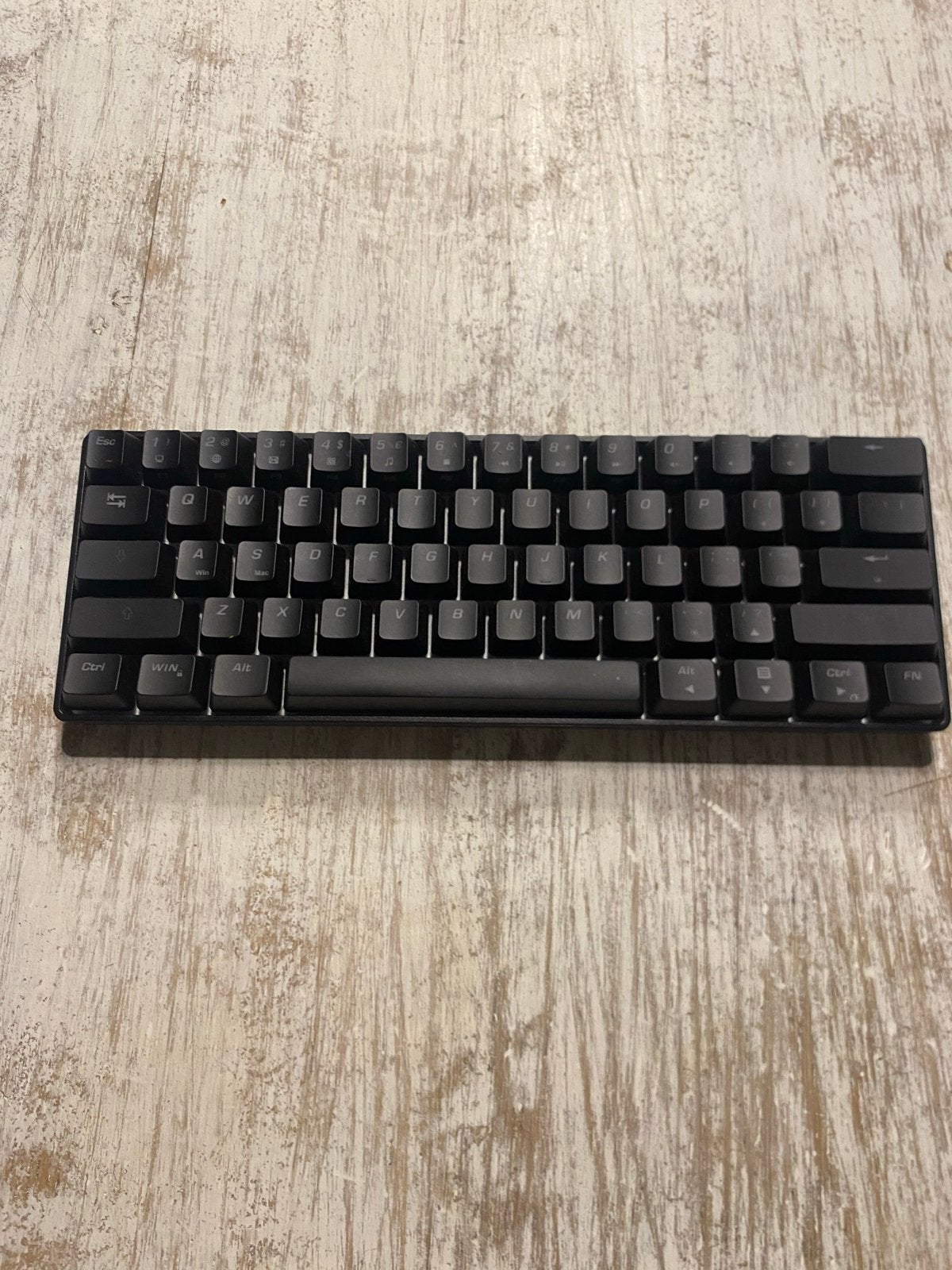 ISY IGK-5100-BK-NL Bedraad Mechanisch mini-RGB-gamingtoetsen, Gaming toetsenbord, Ophalen of Verzenden, Zo goed als nieuw, Qwerty