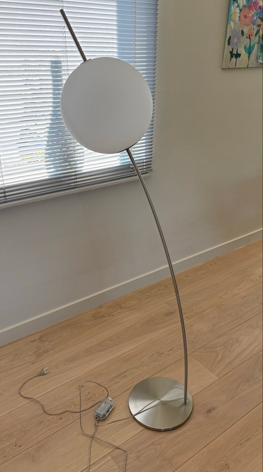 Moderne vloerlamp met glazen bol - RVS, Huis en Inrichting, Ophalen, Gebruikt, Overige fittingen, Glas