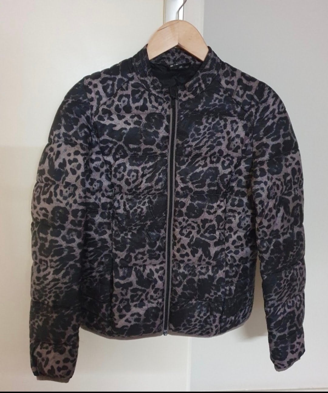 Jas panterprint maat XS nieuw
Tussendoor jas zomer / winter, Nieuw, Ophalen of Verzenden, Jasje, Maat 34 (XS) of kleiner