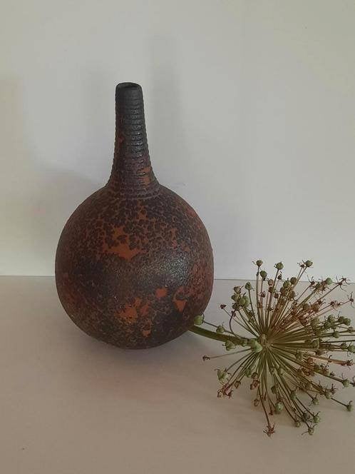 Joop Cock . vaas - bolvaas met kraterglazuur . uniek object, Ophalen of Verzenden