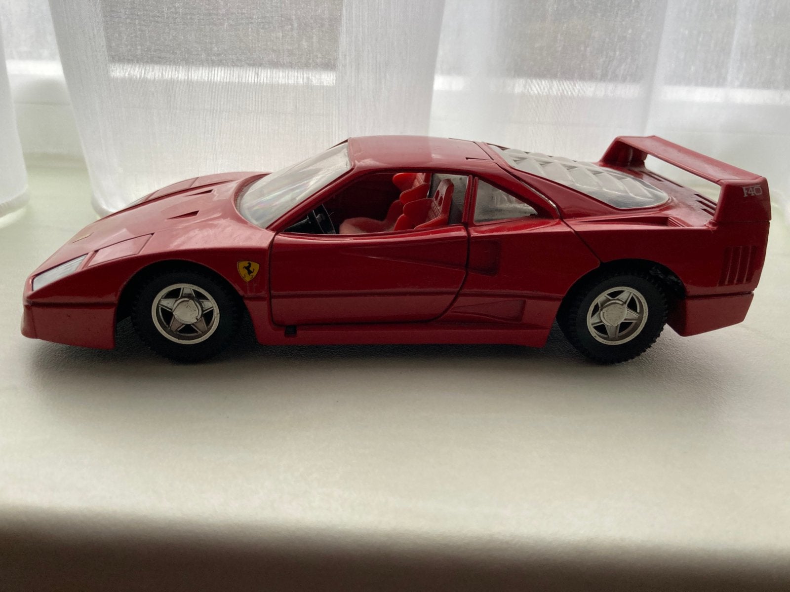 Ferrari F40 miniatuur (1/25), Ophalen of Verzenden, Zo goed als nieuw, Auto, Overige merken