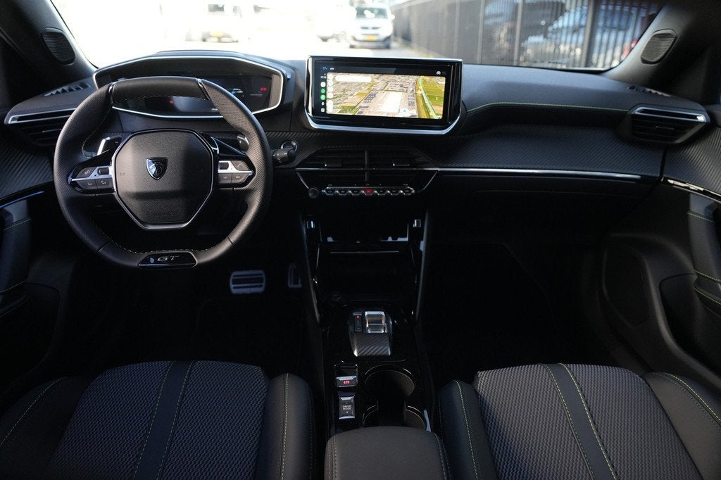 Peugeot 2008 1.2 Hybrid 145 GT 145pk AppleCarPlay/3D-Cockpit, Auto's, Peugeot, Gebruikt, Zwart, 1199 cc, Alcantara