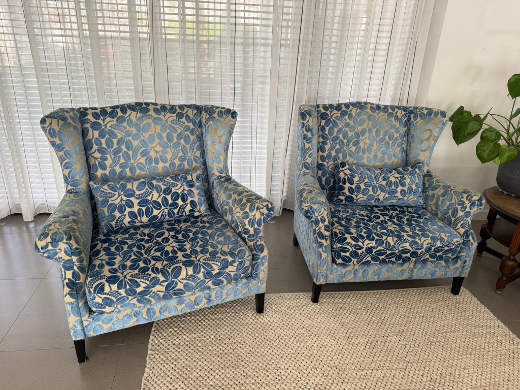 2x Loveseat bekleed met 'Designers Guild' stof., Ophalen, Hout, 75 tot 100 cm, Zo goed als nieuw