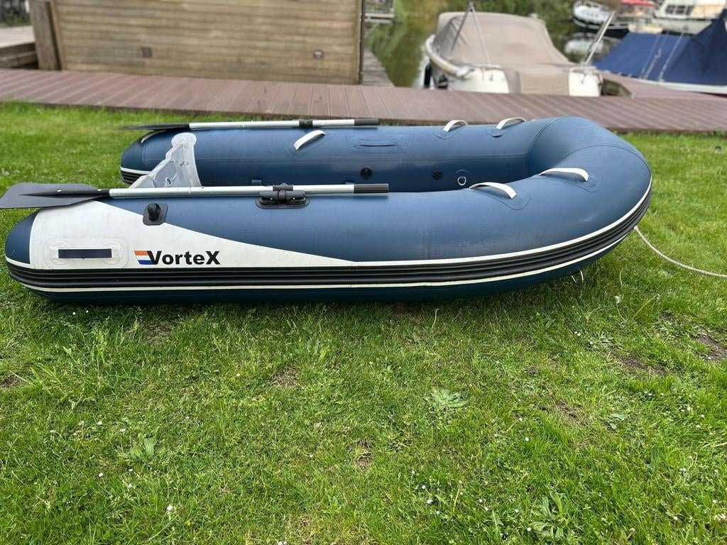 Vortex rubberboot 2 jaar jong inclusief peddels, Overige merken, Ophalen of Verzenden, Zo goed als nieuw, Benzine
