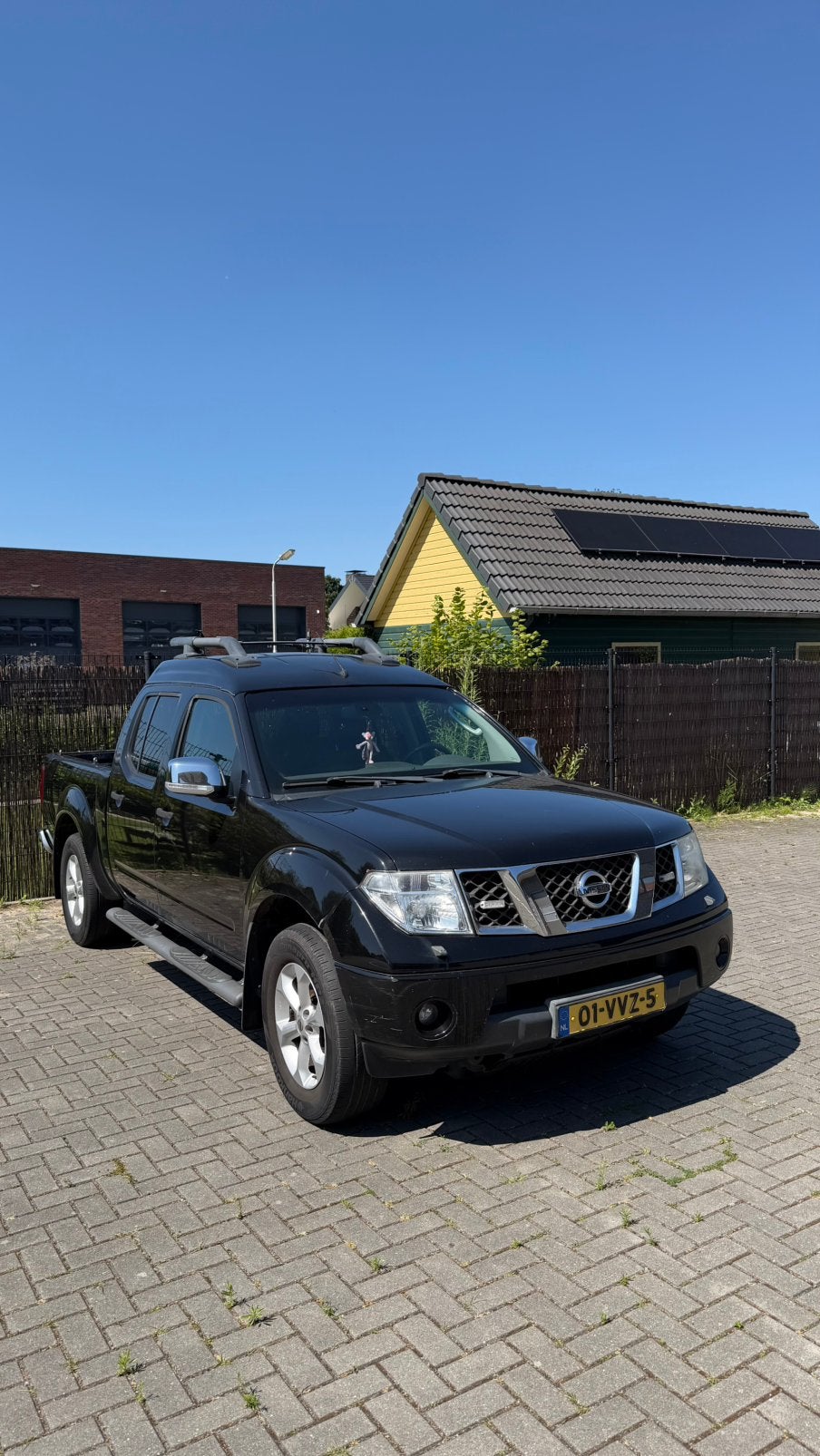 Nissan Navara 2.5 DCI Double CAB VAN 4WD DPF A 2008, Auto's, Automaat, Zwart, 4 cilinders, 3000 kg