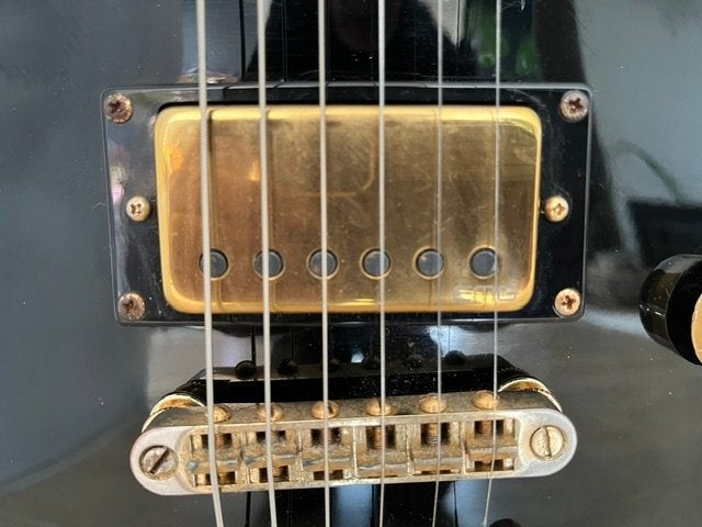Foto 6 van ESP LTD EC-256 Black  EMG James Hetfield pickups +,koffer