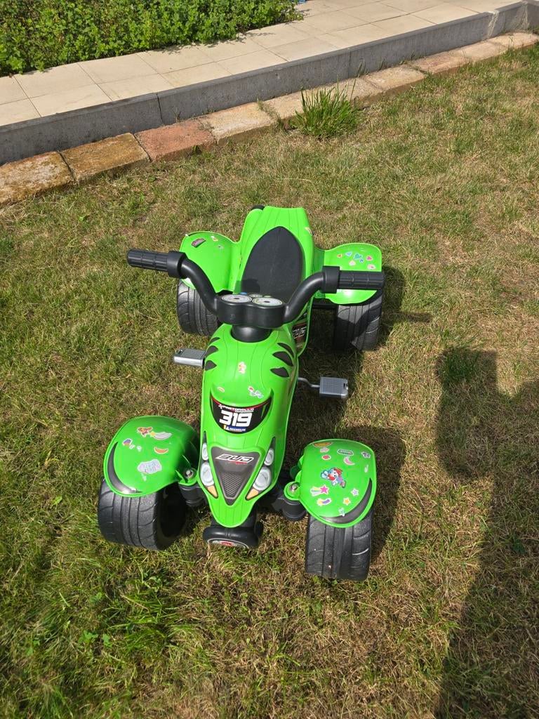 Groene kinderquad met pedalen, Ophalen of Verzenden, Gebruikt, Trapvoertuig