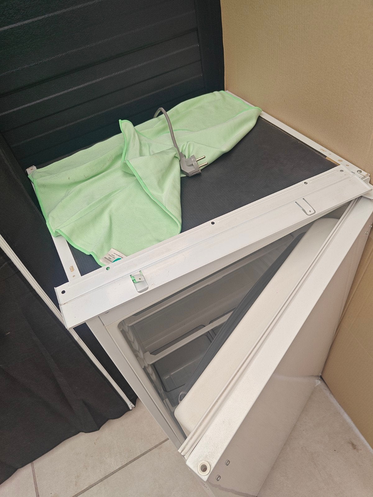 Whirlpool inbouw koelkast 87cm hoog, 54/55cm breed, 45 tot 60 cm, Ophalen, 85 tot 120 cm, Zonder vriesvak