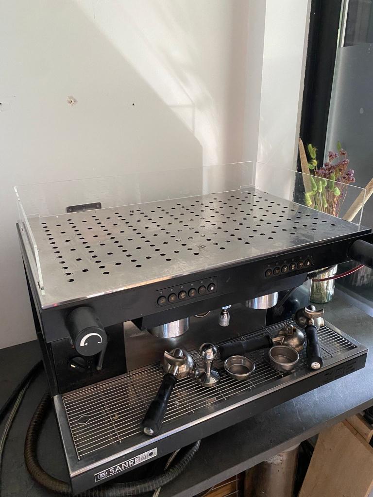 Espressomachine  (Sanremo), Witgoed en Apparatuur, Koffiezetapparaten, Gebruikt, Koffiebonen, Espresso apparaat, 2 tot 4 kopjes
