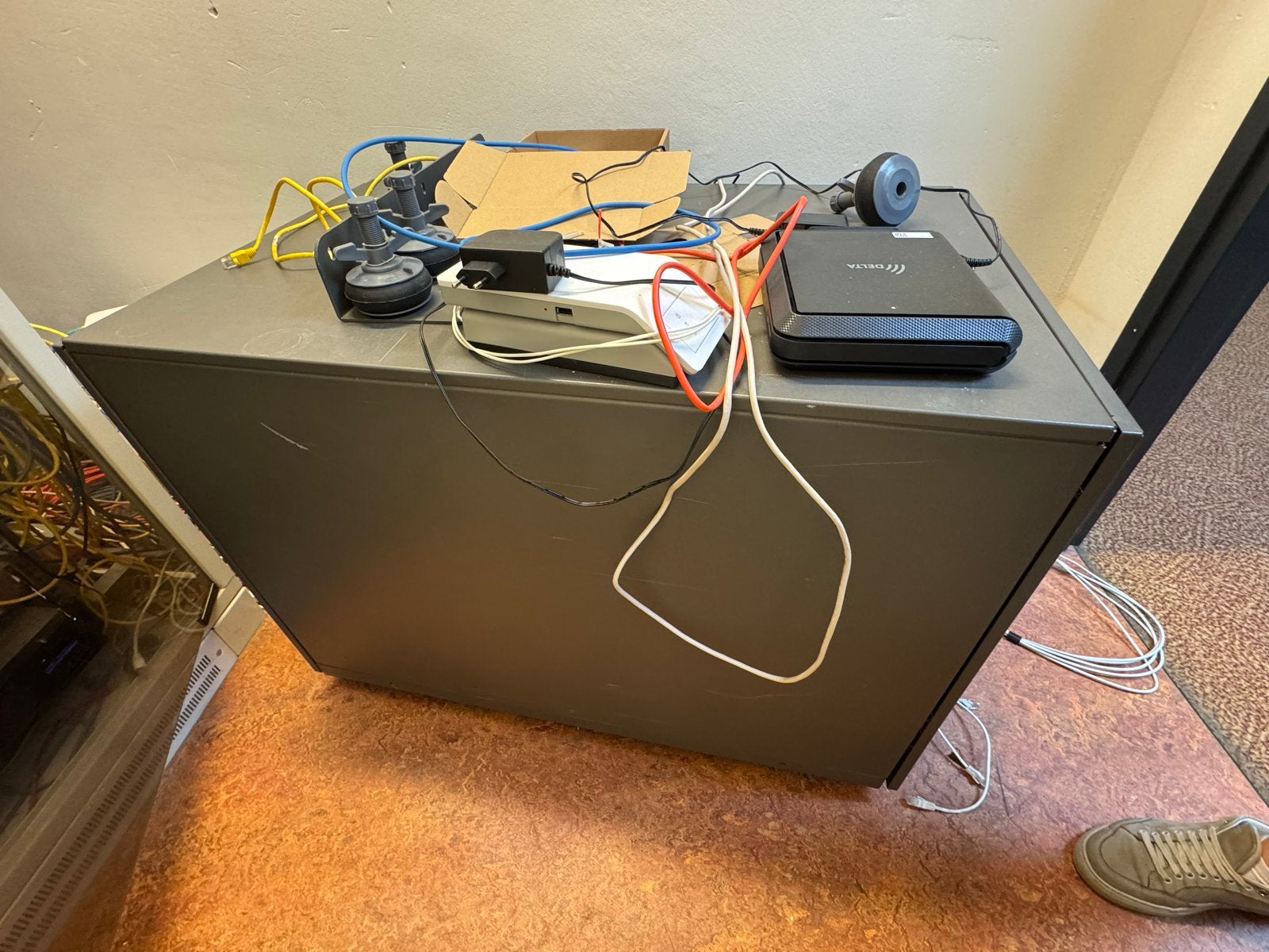 14 HE Serverkast - Compact en Stevig, Ophalen of Verzenden, Gebruikt, Geperforeerd, Plaatstaal