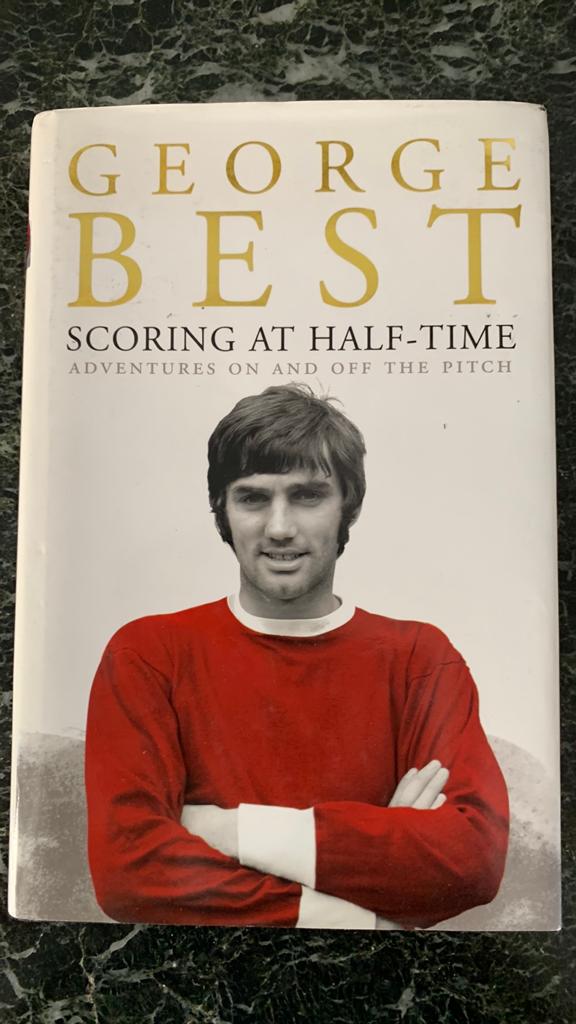 George Best, scoring at half-time., Boeken, Ophalen of Verzenden, Gelezen, Europa overig