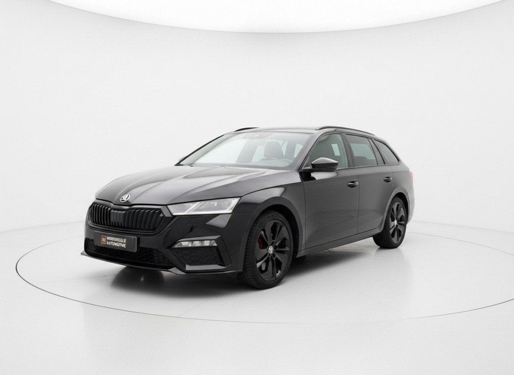 Skoda OCTAVIA 2.0 TSI RS. CARPLAY, PANO, ADAPTIVE, Auto's, Gebruikt, 4 cilinders, 1984 cc, Zwart