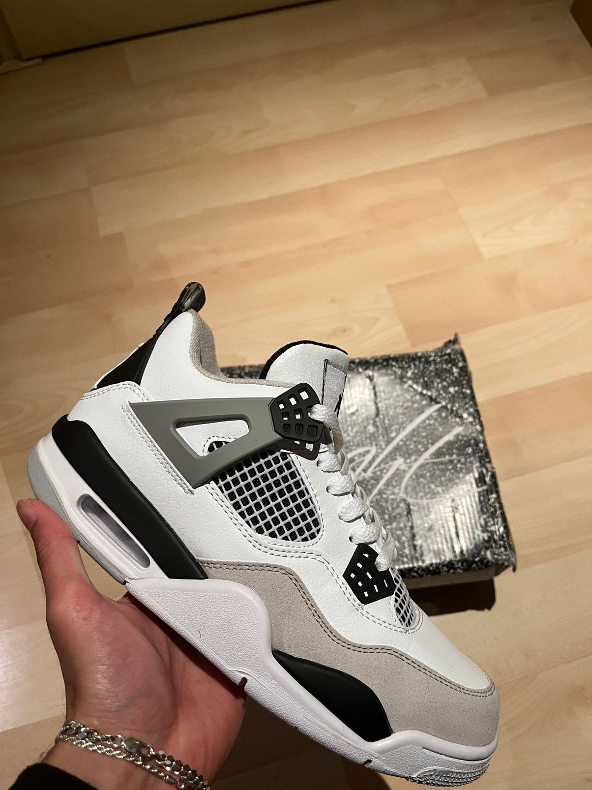 Jordan 4 military black, Kleding | Heren, Wit, Ophalen of Verzenden, Sneakers of Gympen, Zo goed als nieuw