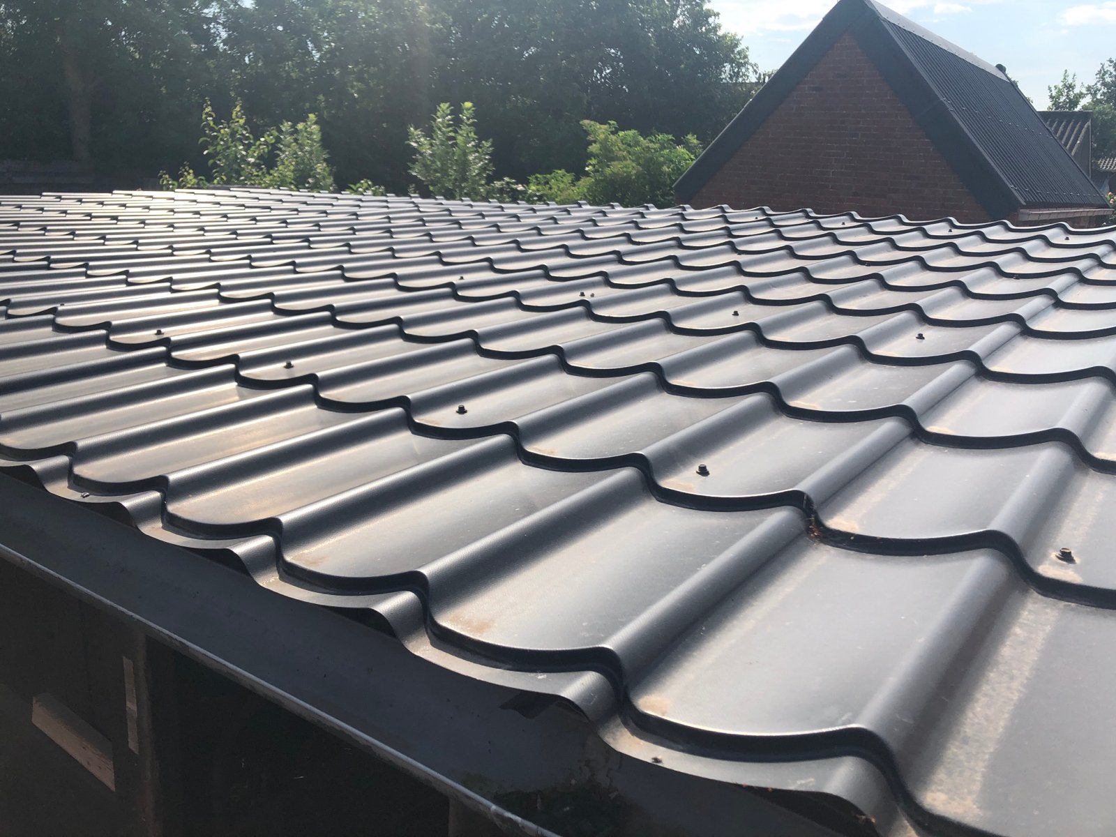 Metalen dakplaten 8 stuks, twee lengtes, Doe-het-zelf en Verbouw, Dakpannen en Dakbedekking, Gebruikt, Zwart, 15 m² of meer, Metaal