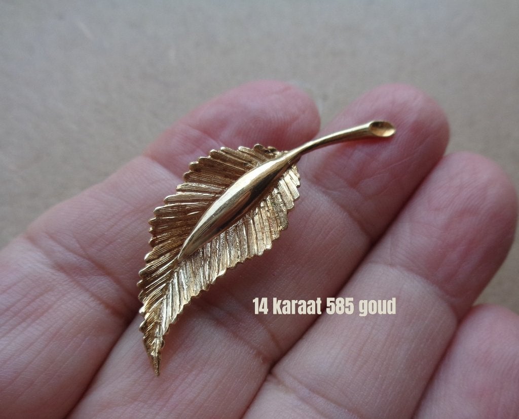 14 karaat 585 gouden veer broche [326], Sieraden, Tassen en Uiterlijk, Antieke sieraden, Verzenden, Goud, Broche