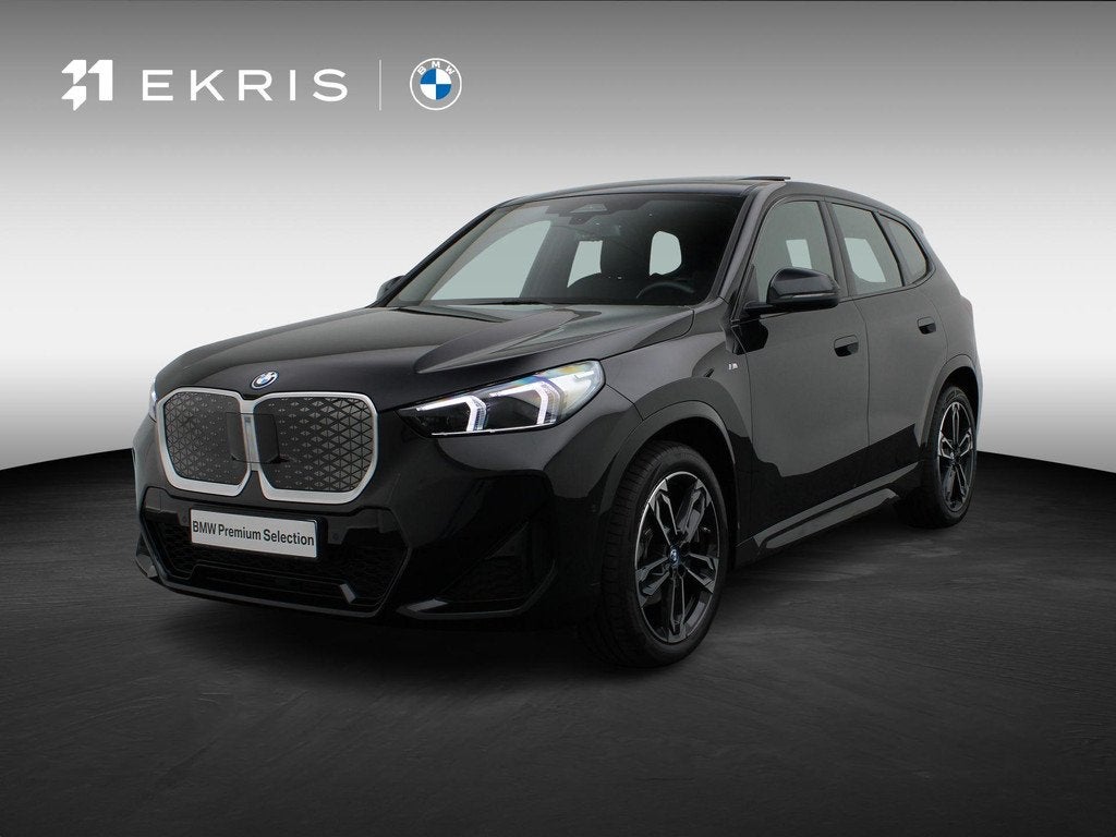 BMW iX1 eDrive20 M Sportpakket | Premium Pack | Panoramadak, Auto's, BMW, 514 km, Gebruikt, Metallic lak, Met garantie (alle)