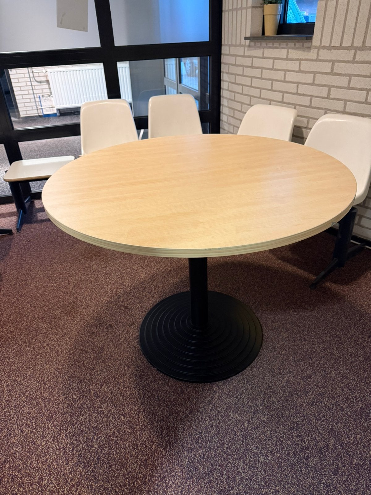 Ronde tafel / ontvangsttafel, Ophalen, Nxnxn, 100 tot 150 cm, Rond