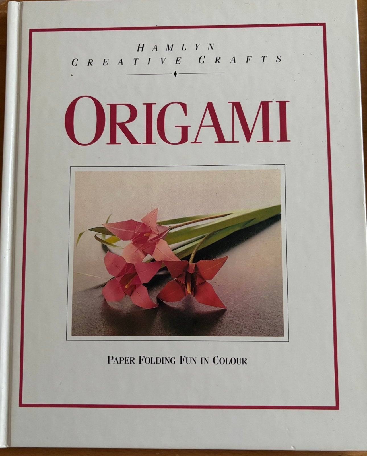 Origami in colour Zülal Scheele (Engels), Ophalen of Verzenden, Zo goed als nieuw, Overige onderwerpen