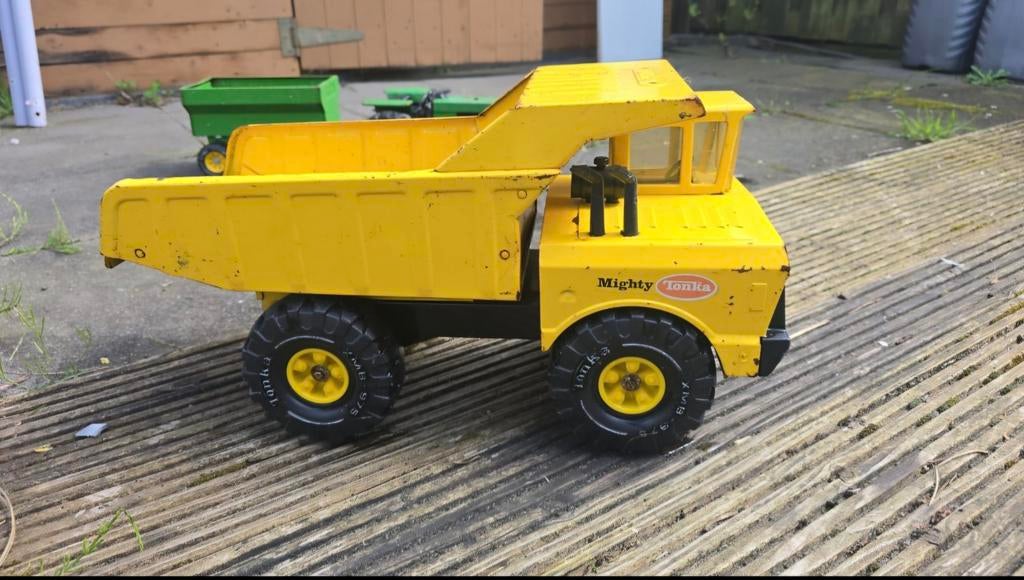 Tonka kiepwagen Mighty, Ophalen