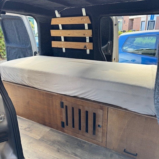 Micro camper/mini camper/camperbus Nissan Nv200, Voorwielaandrijving, Euro 5, Stof, Zwart