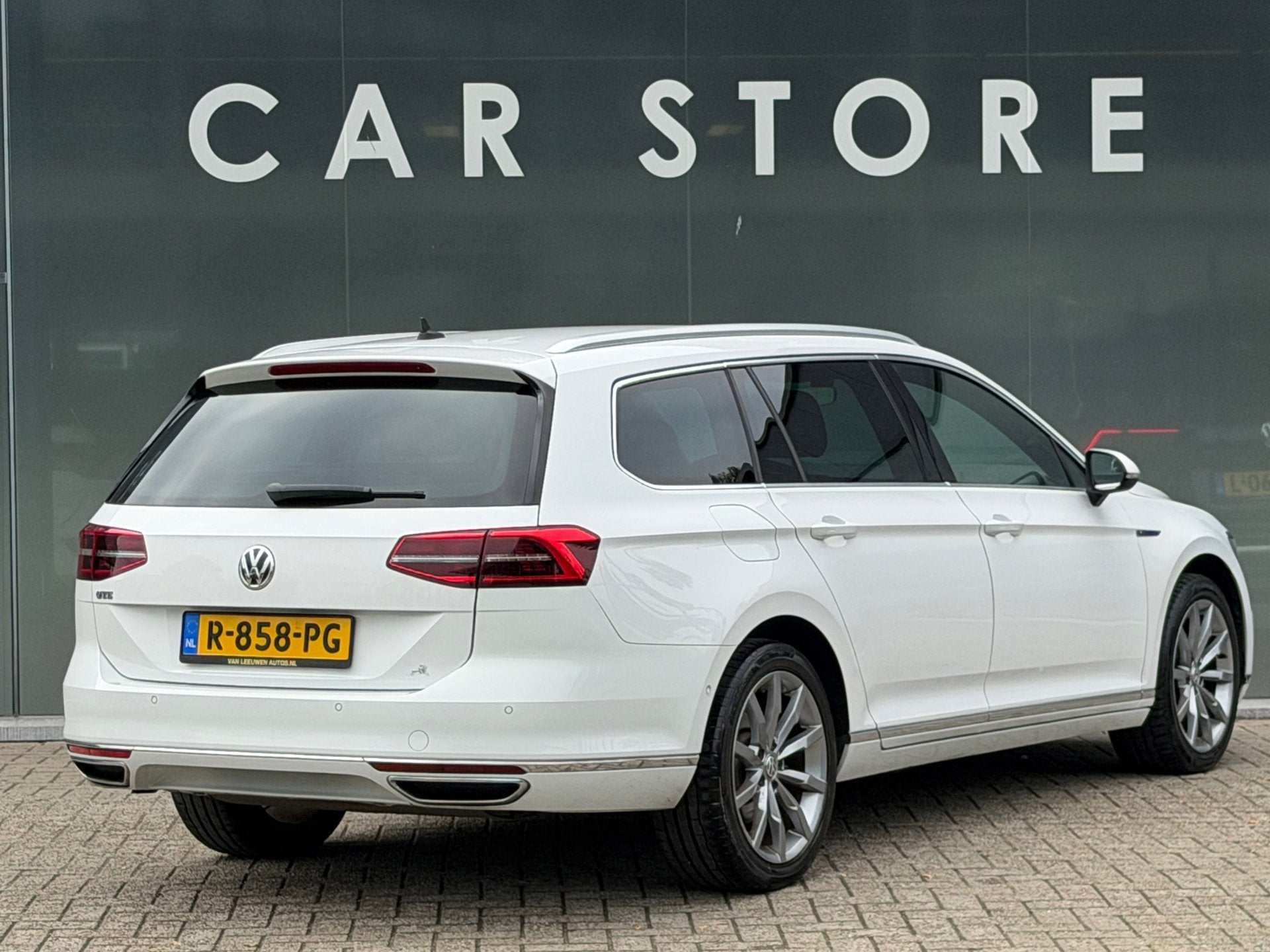Volkswagen Passat Variant 1.4 TSI GTE Highline VIRTUAL TREKH, Dealer onderhouden, Stof, Gebruikt, Wit