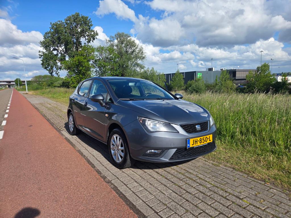 Seat Ibiza 1.2 63KW 5DRS 2014 Grijs, Auto's, Voorwielaandrijving, 40 €/maand, 990 kg, Ibiza