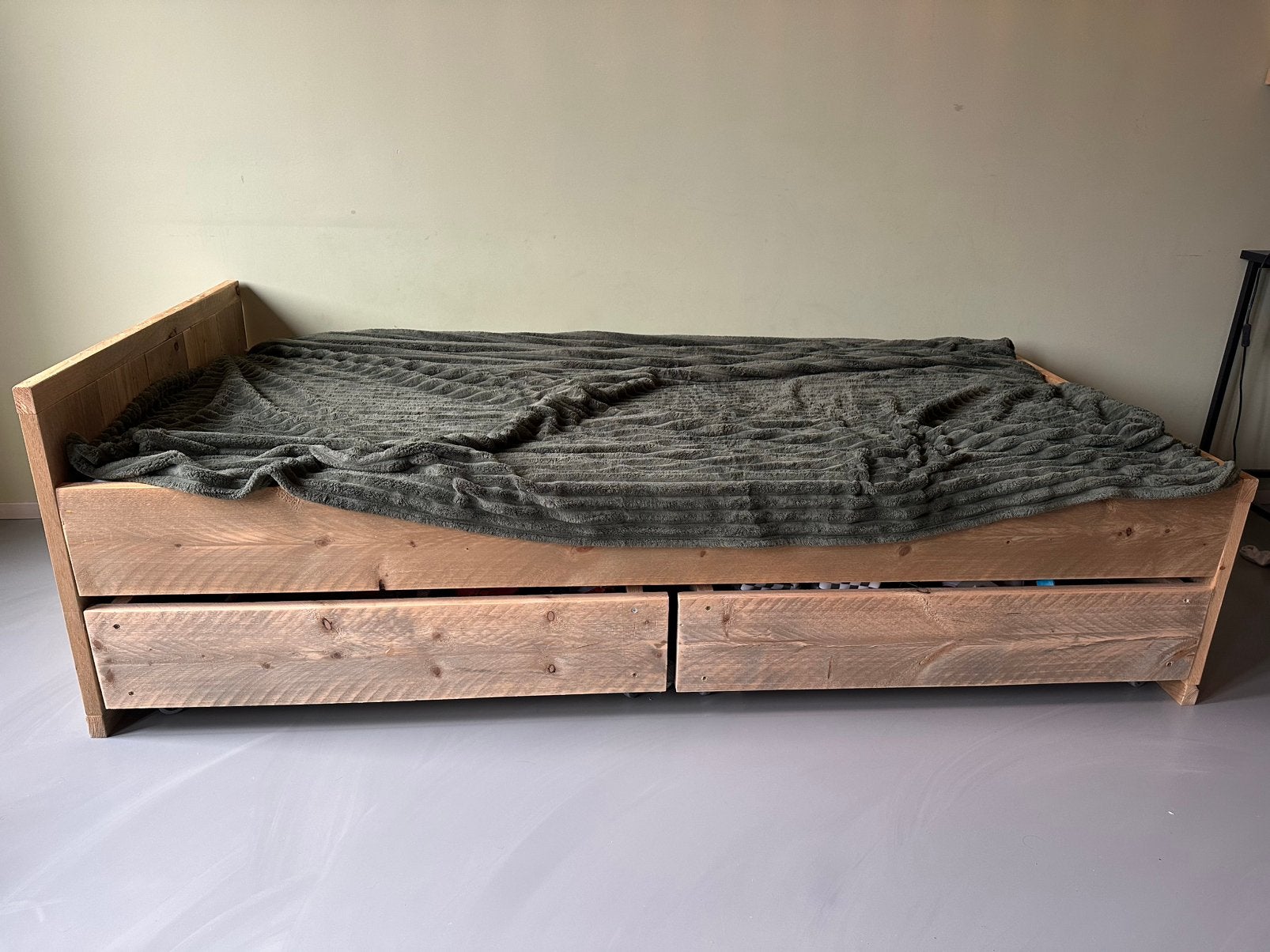 Steigerhouten bed 90x200, 85 tot 100 cm, Ophalen of Verzenden, Zo goed als nieuw, Lattenbodem