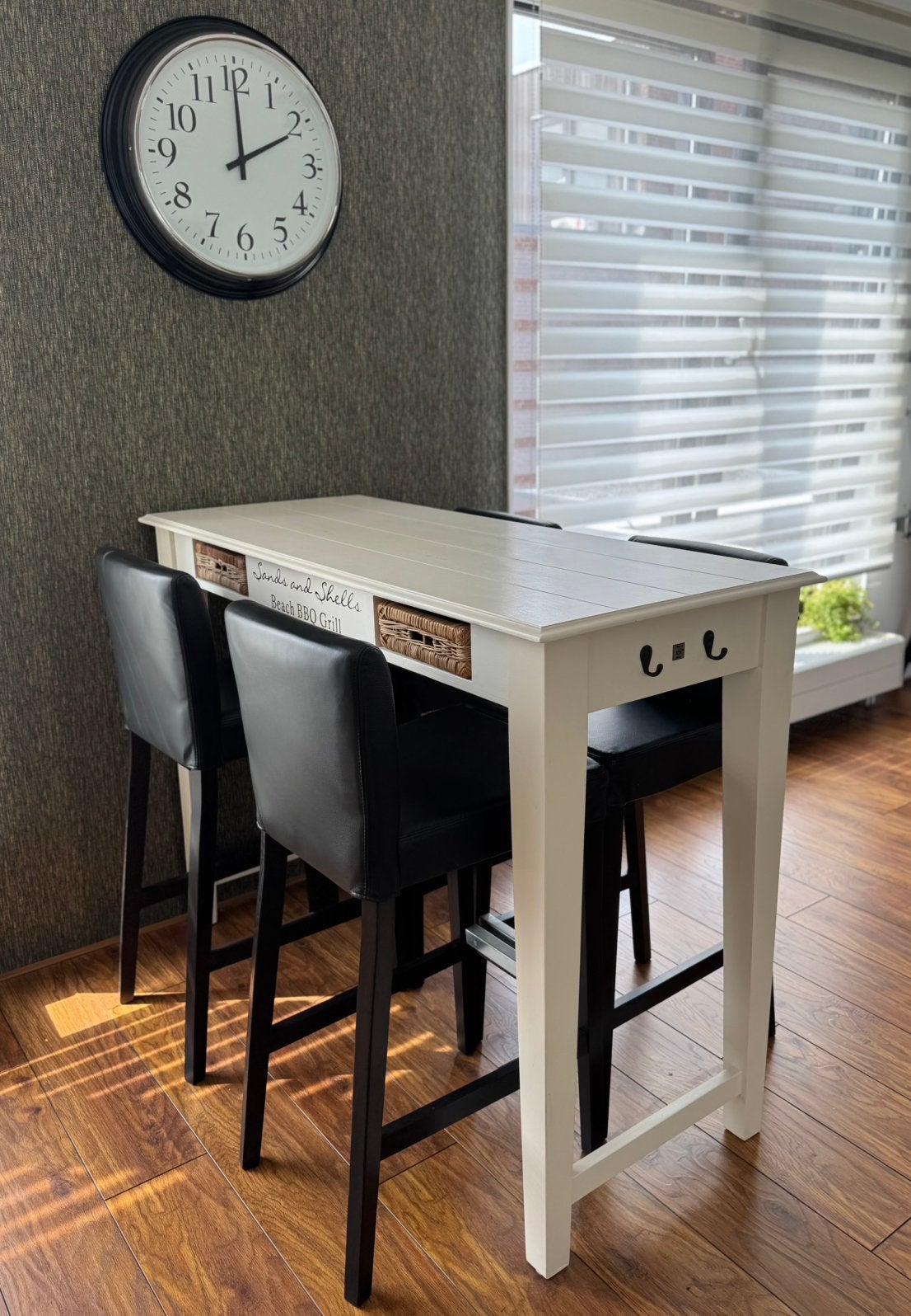 Riviera Maison bartafel + 4 barstoelen – set (wit/zwart), Ophalen, Gebruikt, 100 tot 150 cm, 50 tot 100 cm