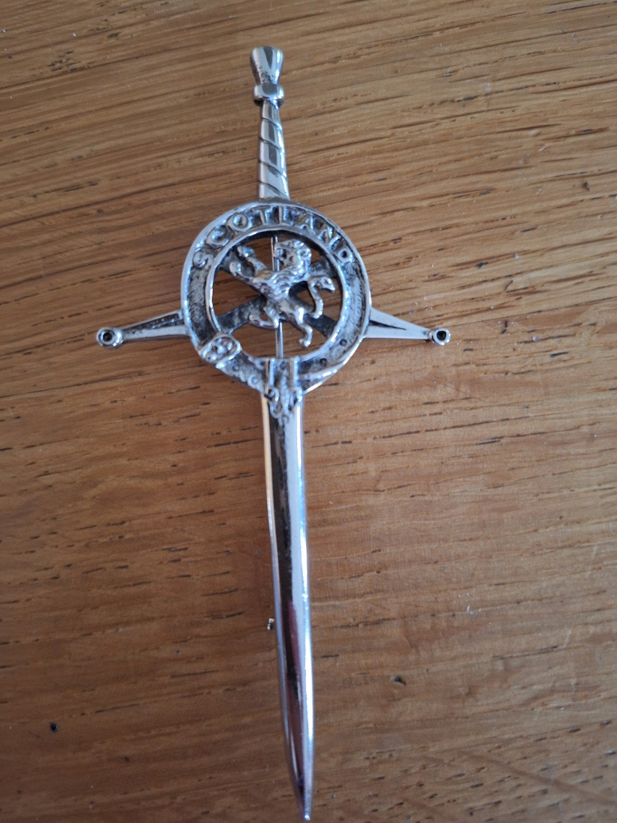 Vintage Schotse zwaard broche met leeuw en 'Scotland', Overige materialen, Gebruikt, Verzenden, Zilver