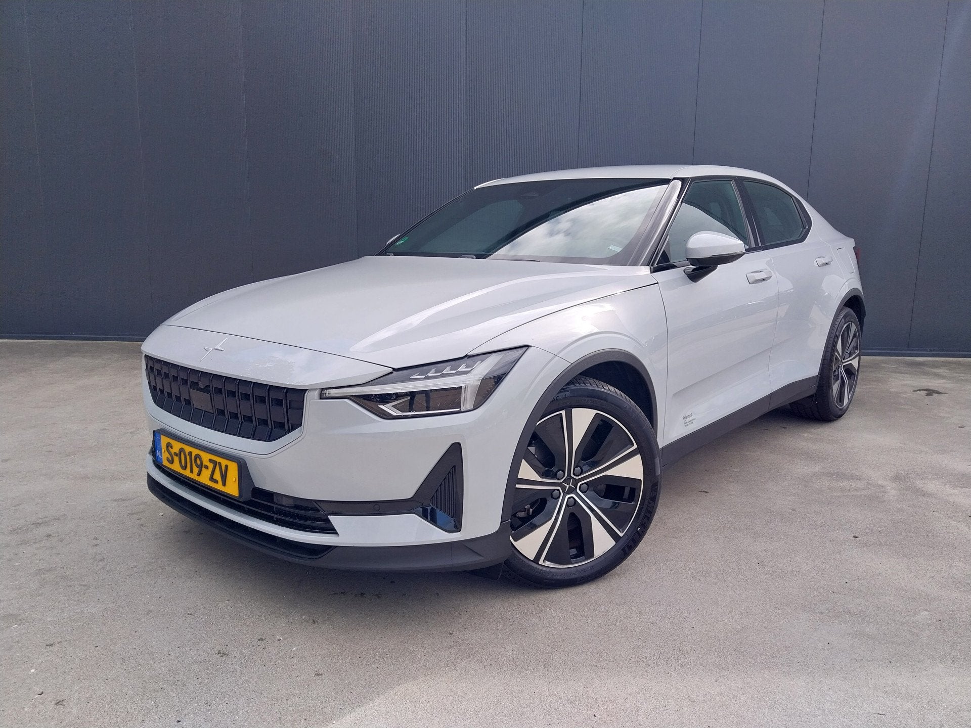 Polestar 2 Long Range Single Motor 78 kWh 1e EIGENAAR CAMERA, Auto's, 1969 kg, 551 km, Zilver of Grijs, 1500 kg