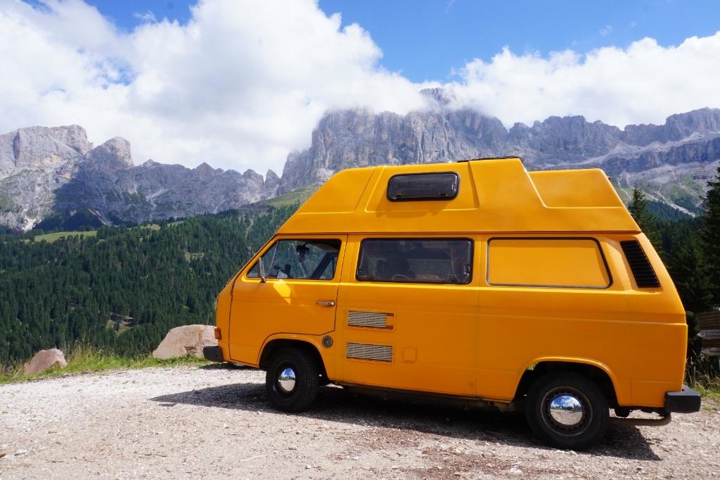 Volkswagen T3 camper (1984) – 2.0 GTI benzine, Caravans en Kamperen, Koelkast, Volkswagen, Tot en met 2, Handgeschakeld