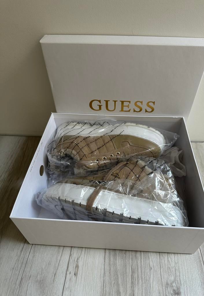 Guess dames sneakers mt 38 1x gedragen, Beige, Ophalen of Verzenden, Sneakers of Gympen, Zo goed als nieuw
