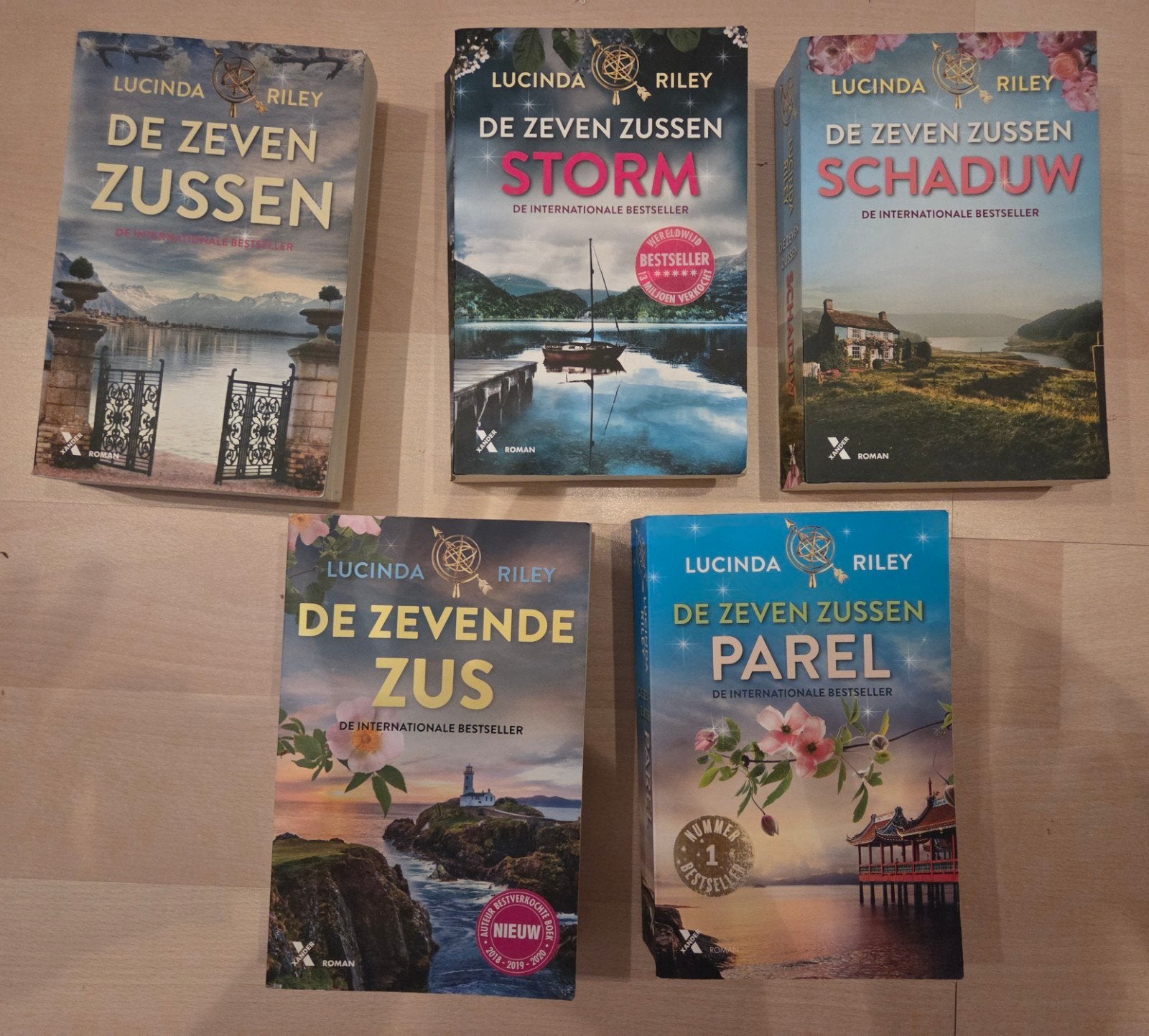 De Zeven zussen                   - Lucinda Riley (5 boeken), Ophalen of Verzenden, Zo goed als nieuw, Lucinda Riley, Nederland