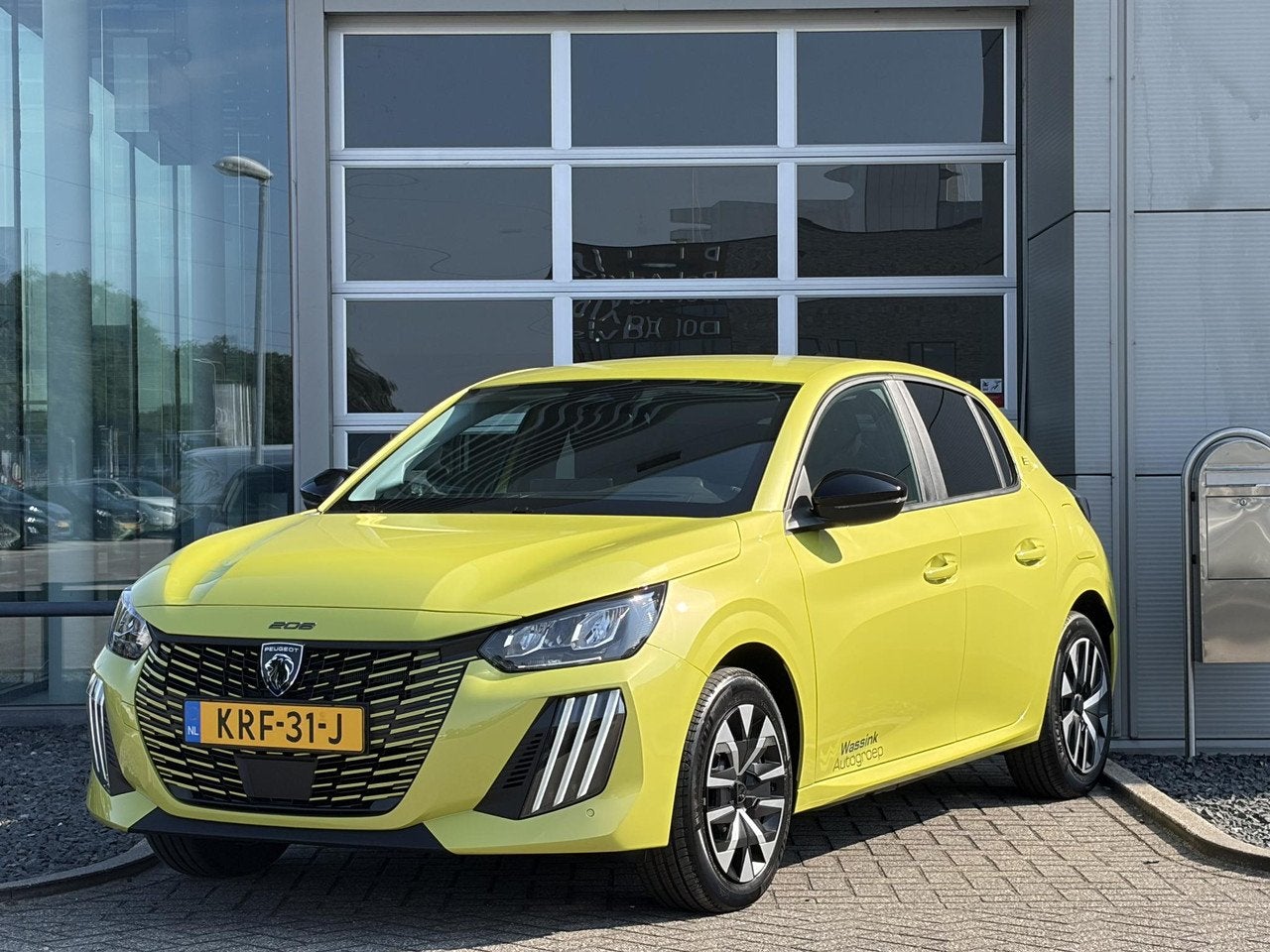 Peugeot e-208 EV Business 51 kWh I Navigatie I Achteruitrijc, Automaat, Gebruikt, 156 pk, Parkeersensor
