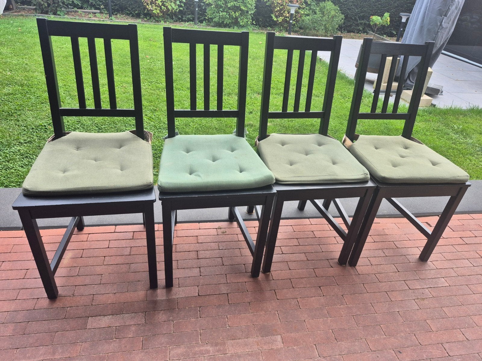 Foto 2 van 4 stoelen zoeken nieuwe eigenaar
